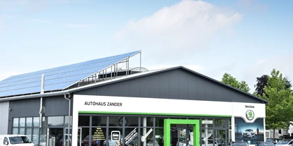 Wohnwagenhändler - Markenvertretung: LMC - Deutschland - Unser Hauptgebäude - Autohaus Zander - Reisemobile Niederbayern