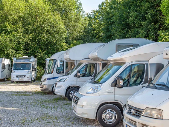 Wohnmobilhändler: Caravan Stellplatz - Caravan Service Stehmeier - CARAVAN SERVICE Stehmeier