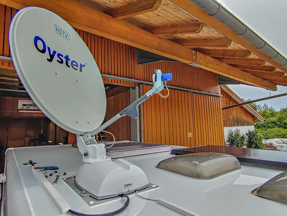 Wohnmobilhändler: Nachrüstung von TV/SAT Anlagen - Caravan Service Stehmeier - CARAVAN SERVICE Stehmeier