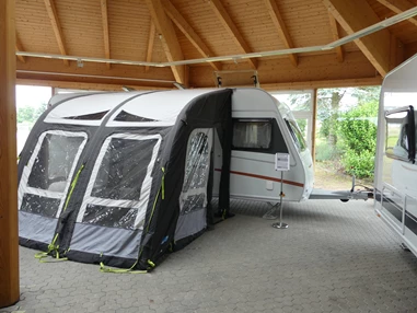 Wohnmobilhändler: Caravan & Reisemobil Verkauf Handschuhmacher