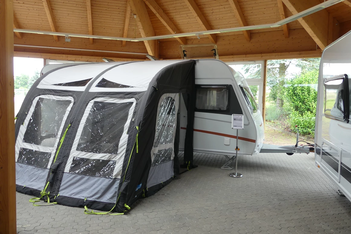 Wohnmobilhändler: Caravan & Reisemobil Verkauf Handschuhmacher