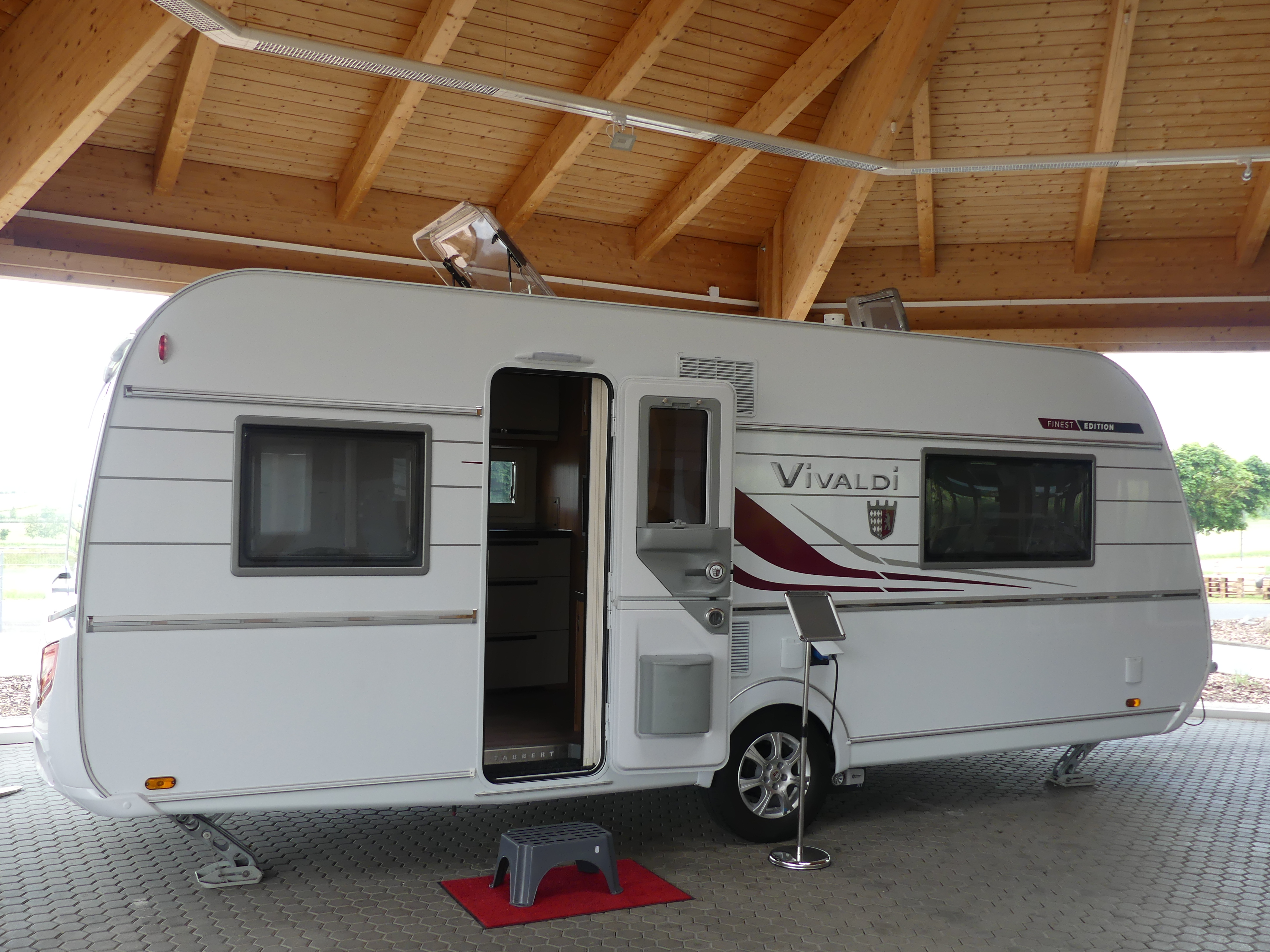 Wohnmobilhändler: Caravan & Reisemobil Verkauf Handschuhmacher