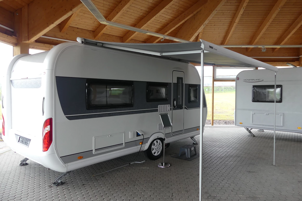 Wohnmobilhändler: Caravan & Reisemobil Verkauf Handschuhmacher