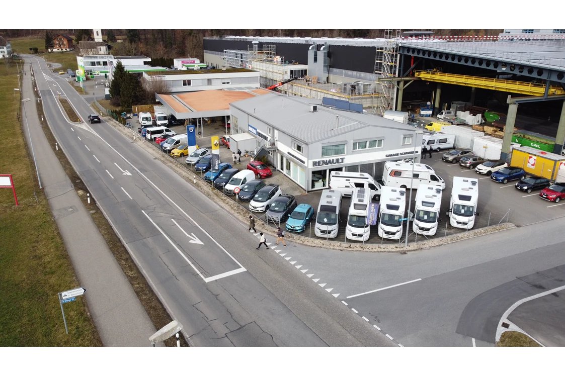 Wohnmobilhändler: Schweizer Caravan Center GmbH