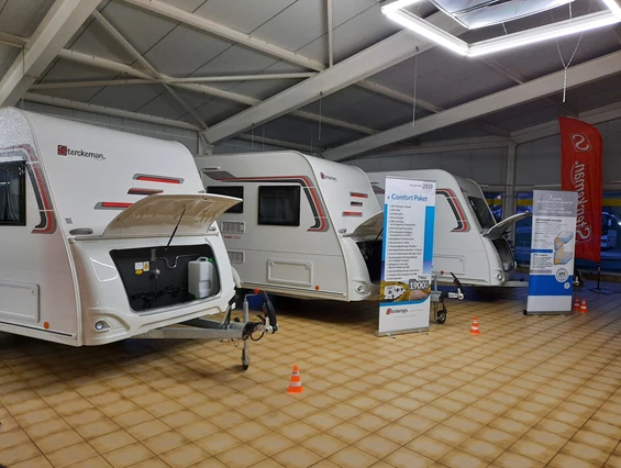 Wohnmobilhändler: Wohnwagenzentrum
