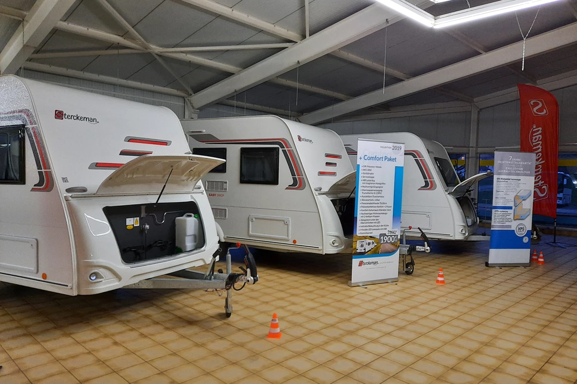 Wohnmobilhändler: Wohnwagenzentrum