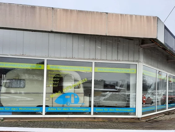 Wohnmobilhändler: Wohnwagenzentrum
