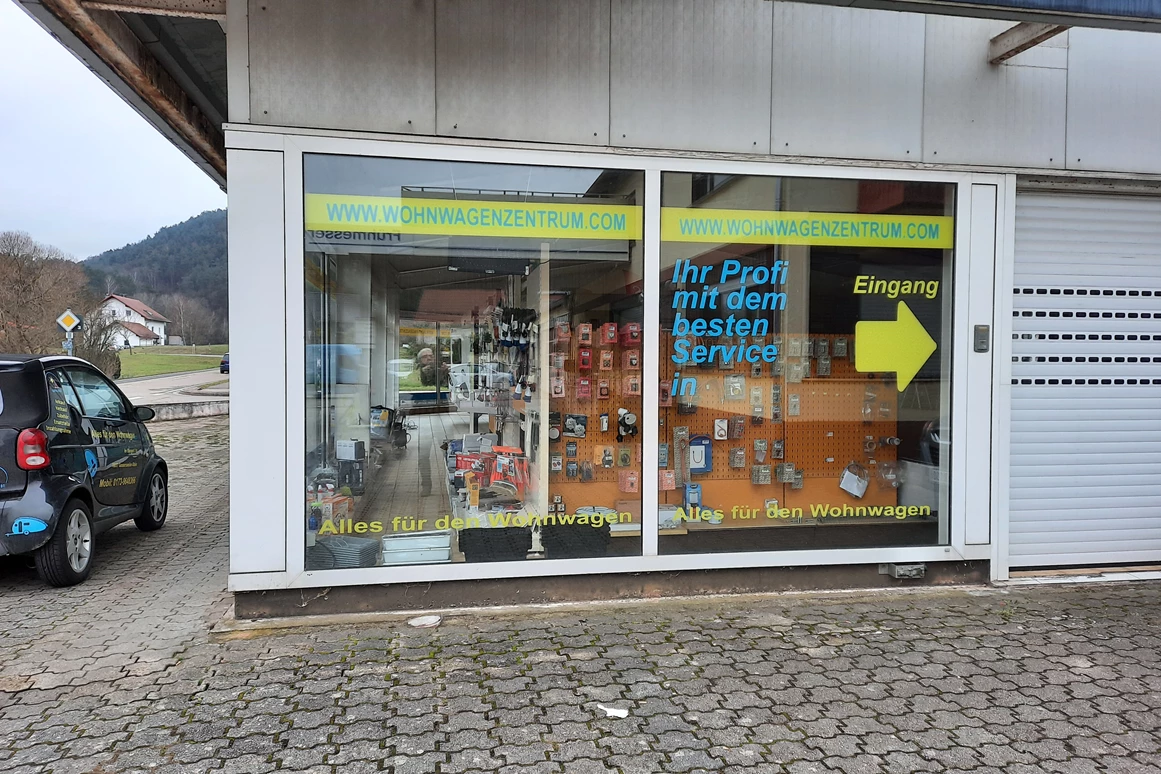 Wohnmobilhändler: Wohnwagenzentrum