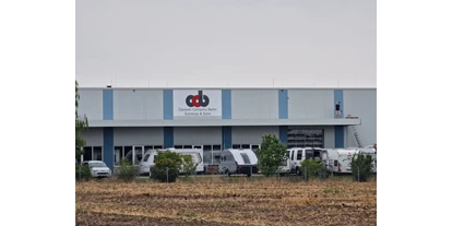Caravan dealer - Unfallinstandsetzung - Germany - Außenansicht - Caravan Company Berlin Schötzau u. Sohn