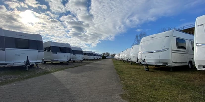 Wohnwagenhändler - Verkauf Reisemobil Aufbautyp: Alkoven - Hobby Caravan Center Wusterhausen, Inh. Uwe Scheurell