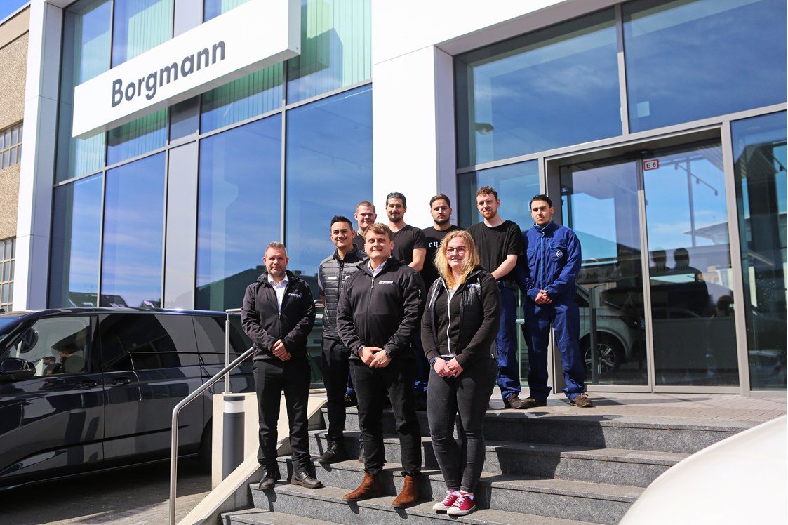 Wohnmobilhändler: Team VW Nutzfahrzeuge, der California Profi Partner in Krefeld und Region. - VW Nutzfahrzeuge Borgmann