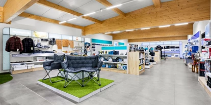 Wohnwagenhändler - Markenvertretung: Bürstner - Zubehörshop für Camping- und Wohnmobilzubehör - Reisemobile MKK
