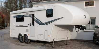 Caravan dealer - Fifth Wheel Dreamseeker Sattelauflieger Pickup