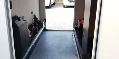 Caravan dealer - geeignet für: Pärchen - Reisemobile Zill LMC - Explorer I 675 G Comfort