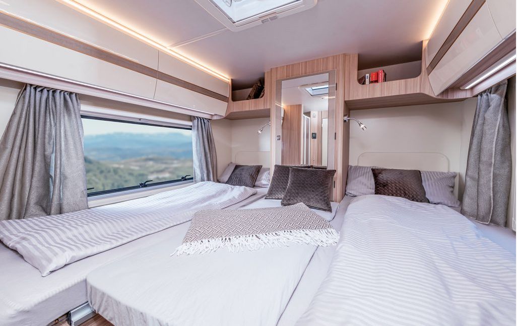 Caravandealer - Ahorn Canada AE mieten für 1-5 Personen - AlbCamper Wohnmobilvermietung, Wohnmobil mieten Ahorn Canada AE Wohnmobil