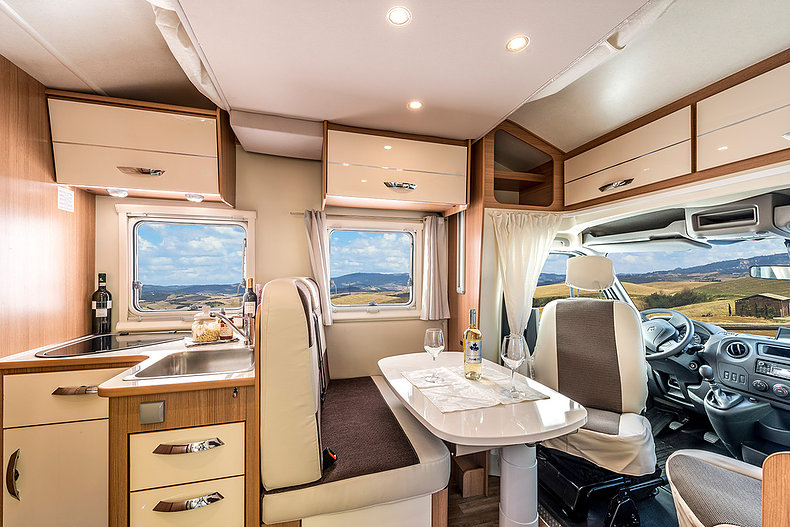 Caravandealer - Ahorn Canada TQ Wohnmobil günstig mieten bei AlbCamper zwischen Ulm und Stuttgart - AlbCamper Wohnmobilvermietung, Wohnmobil mieten Ahorn Canada TQ Teilintegriertes Wohnmobil