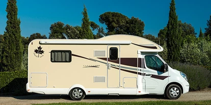 Caravandealer - Baden-Württemberg - Teilintegriertes Wohnmobil günstig mieten bei AlbCamper - AlbCamper Wohnmobilvermietung, Wohnmobil mieten Ahorn Canada TQ Teilintegriertes Wohnmobil