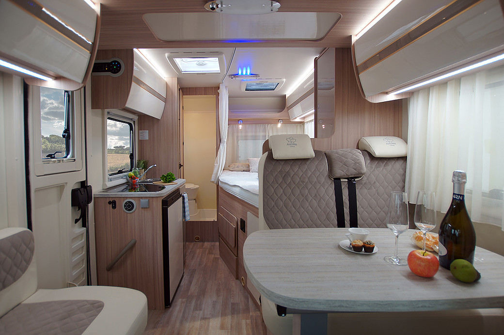 Caravandealer - AlbCamper Wohnmobilvermietung, Wohnmobil mieten Ahorn Camp 590 Wohnmobil bei AlbCamper