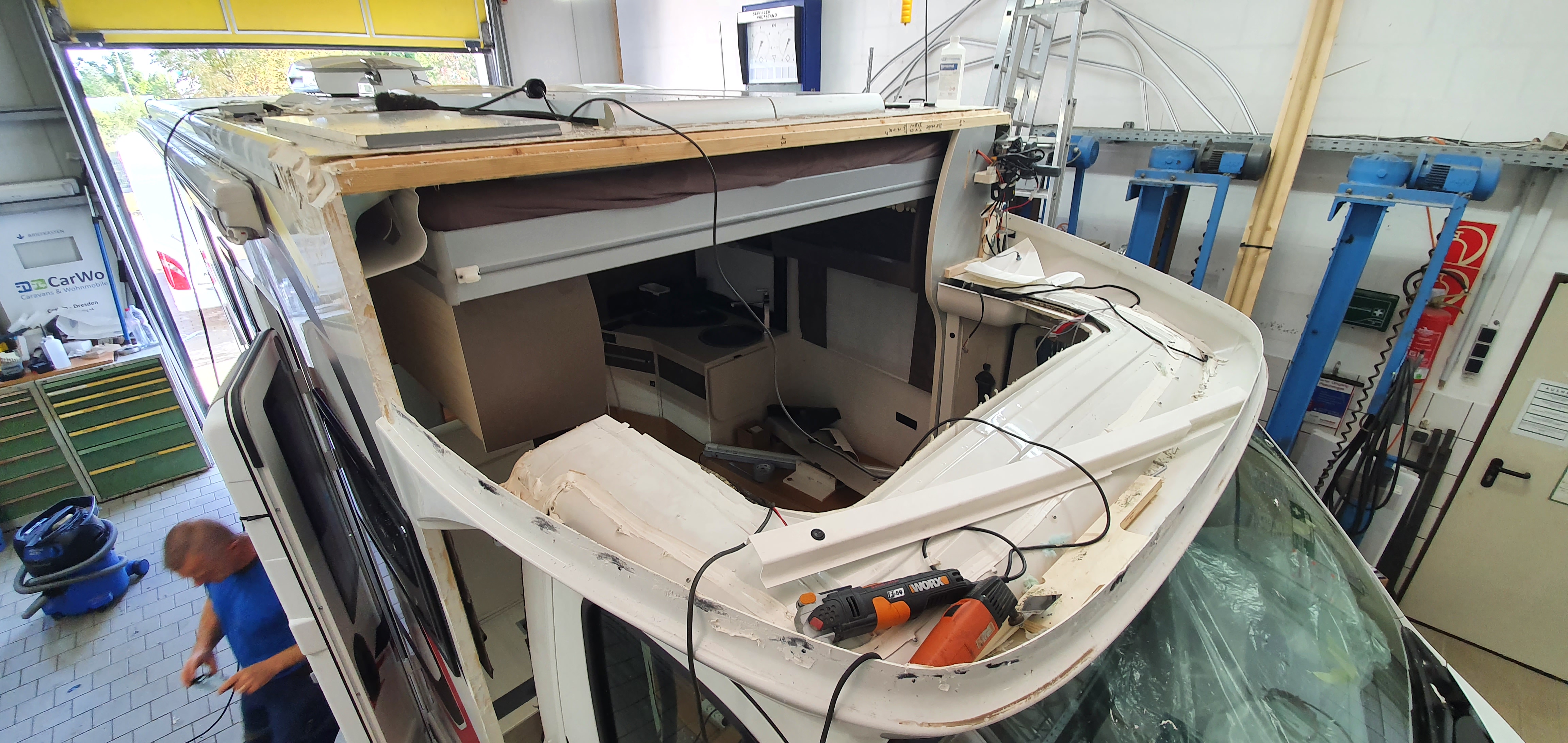 Wohnmobilhändler: Wir sind ein Karosserie- und Fahrzeugbauer Betrieb. Wir können das! - CarWo