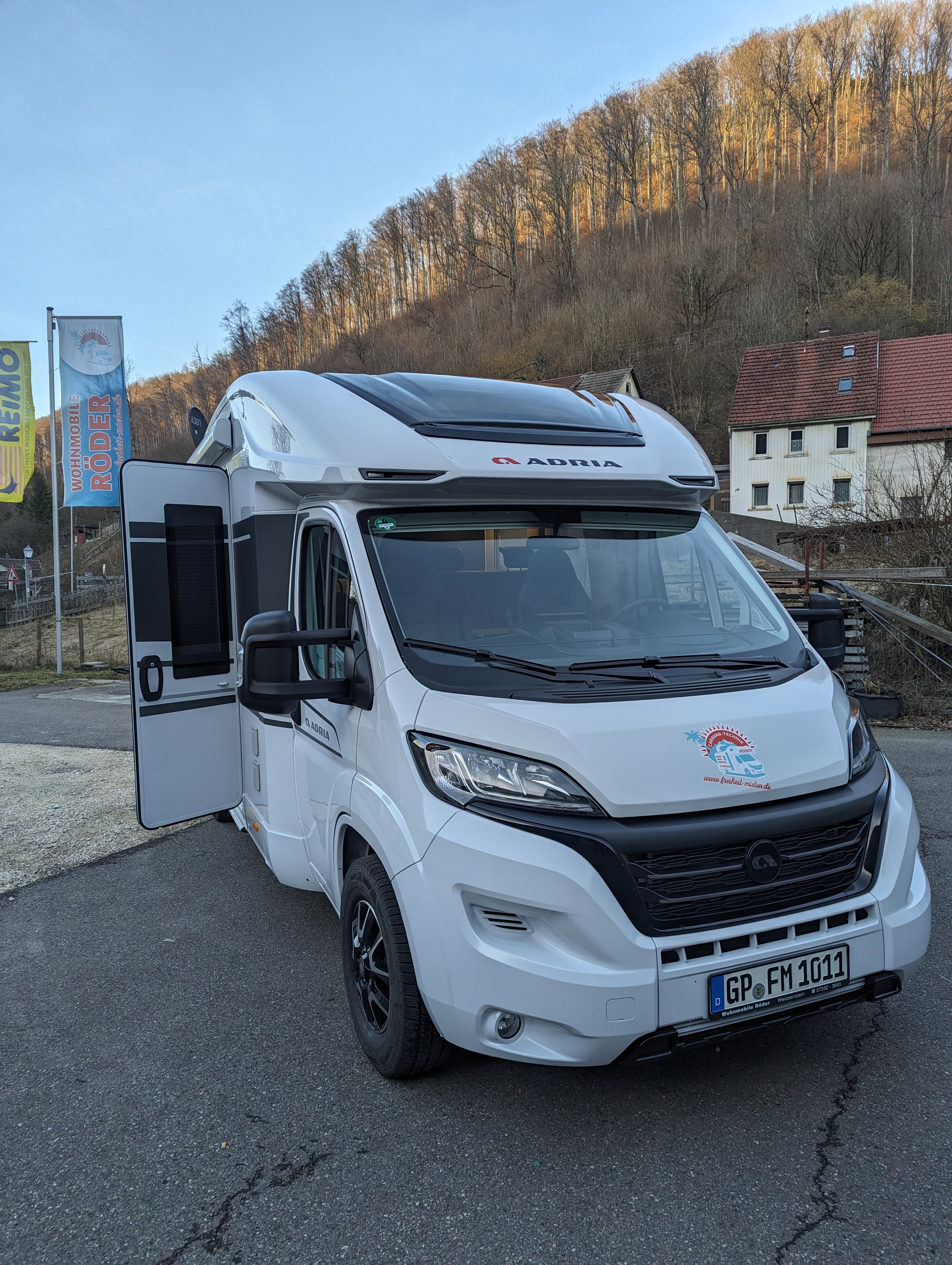 Caravandealer - Wohnmobile Röder ADRIA Matrix Axess