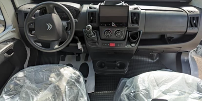 Caravandealer - Baden-Württemberg - Wohnmobile Röder Sun Living S72DL