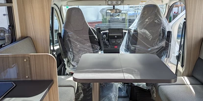 Caravandealer - Baden-Württemberg - Wohnmobile Röder Sun Living S72DL