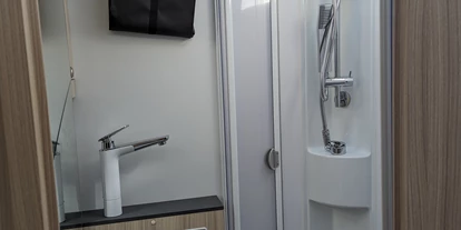 Caravandealer - Baden-Württemberg - Wohnmobile Röder Sun Living S72DL