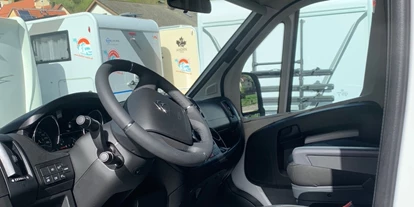Caravandealer - Baden-Württemberg - Wohnmobile Röder ADRIA Coral XL 660 SL