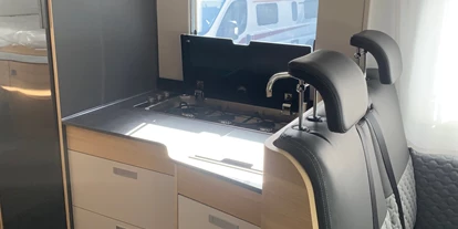 Caravandealer - Baden-Württemberg - Wohnmobile Röder ADRIA Coral XL 660 SL