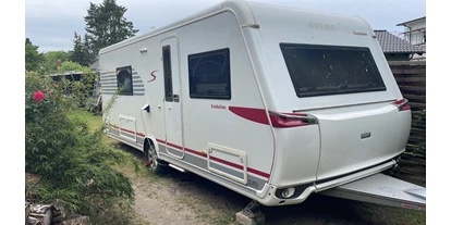 Wohnwagenhändler - Brandenburg - Große Sitzgruppe kann umgebaut werden zum Bett - Hymer 580 GL