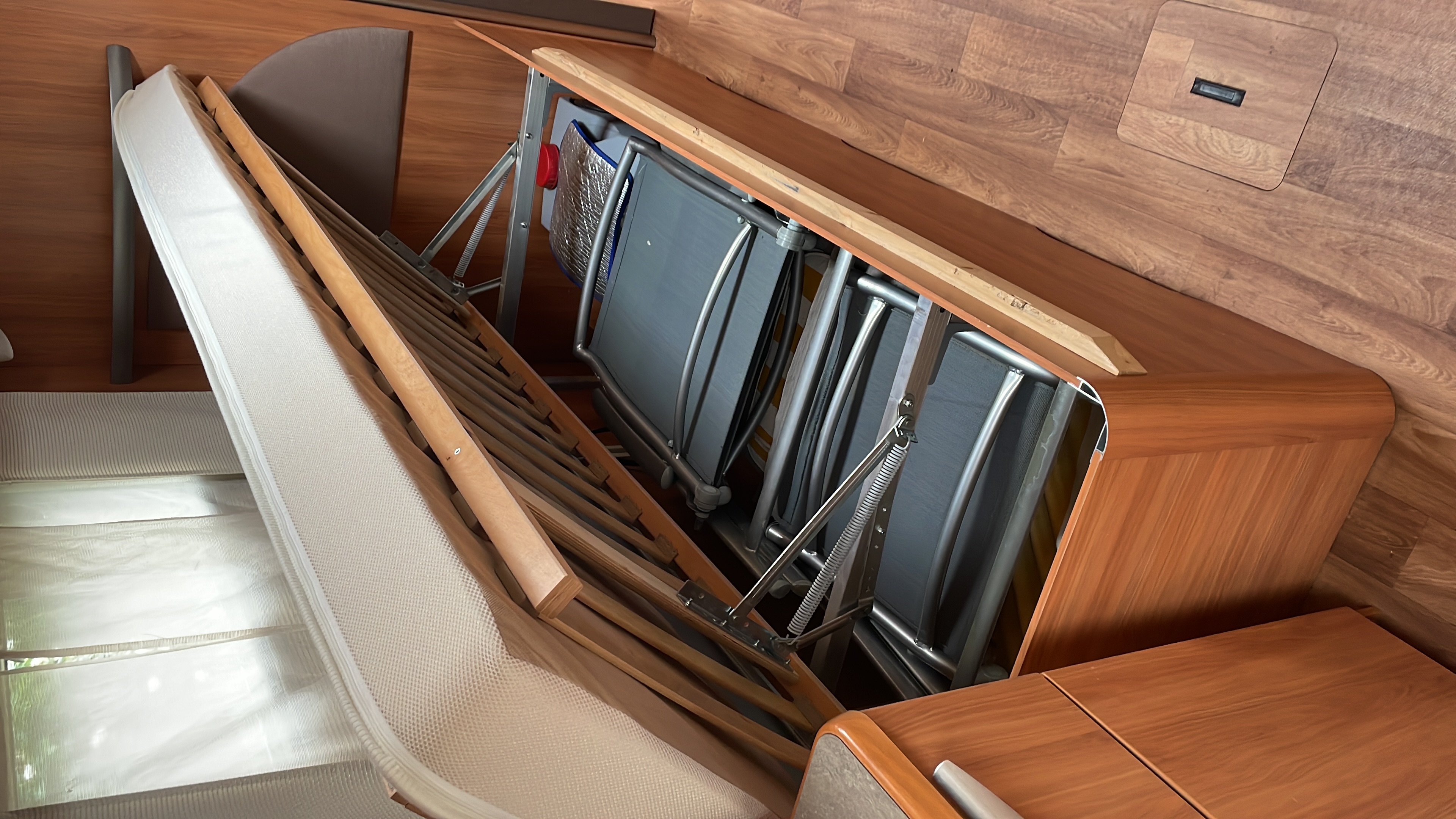 Wohnmobilhändler: Auf Wunsch diverses Zubehör( Sonnendach ….. - Hymer 580 GL