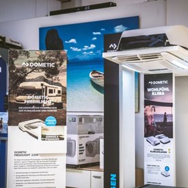 Wohnmobilhändler: Neue Klimaanlage Vorort zum Testen  - A.M.C. Strohmeier