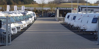 Wohnwagenhändler - Markenvertretung: Bürstner - Marnet Freizeitmobile und Immobilien GmbH // Gude Camper®
