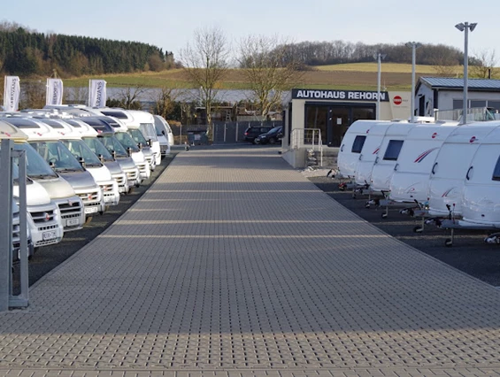 Wohnmobilhändler: Marnet Freizeitmobile und Immobilien GmbH // Gude Camper®