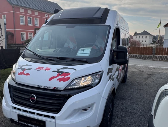 Wohnmobilhändler: Bestandsfahrzeug - Reisemobil-Makler.de