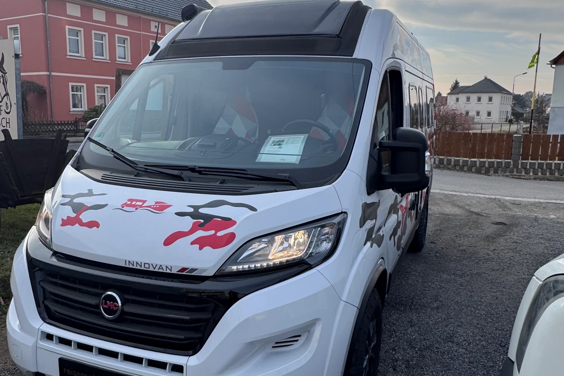 Wohnmobilhändler: Bestandsfahrzeug - Reisemobil-Makler.de