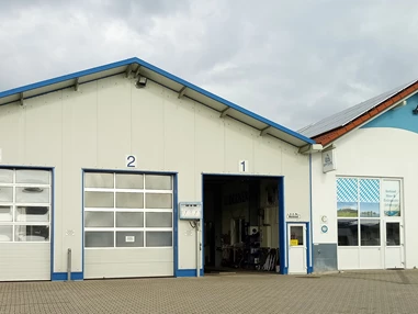 Wohnmobilhändler: Werkstatt und Shop - Dominik Spitzer