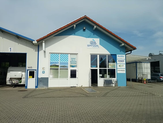 Wohnmobilhändler: Shop - Dominik Spitzer