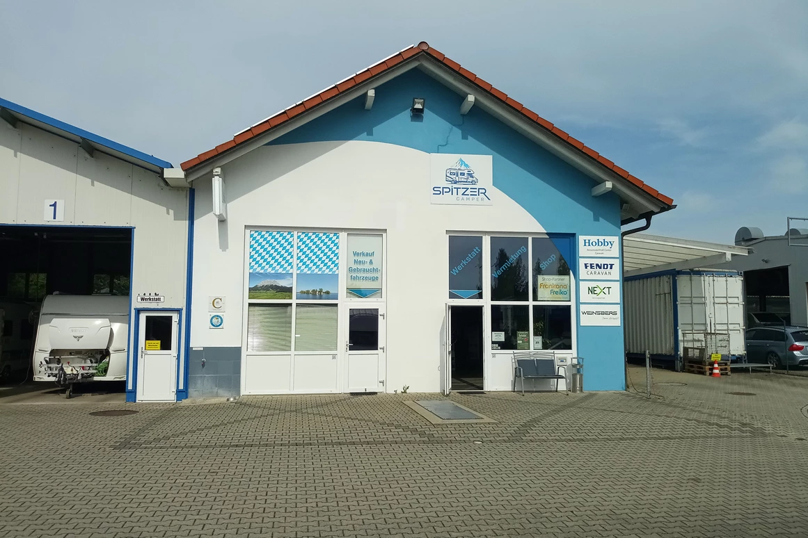 Wohnmobilhändler: Shop - Dominik Spitzer