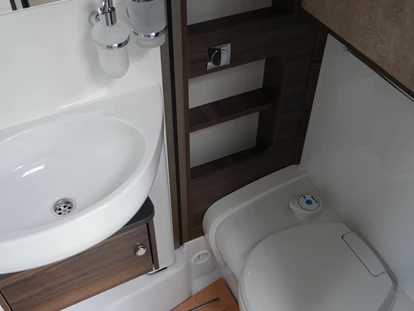 Caravan dealer - Thüringen Süd - Freizeitfahrzeuge-Teichmann LAIKA Ecovip L 2009 Automatik Neufahrzeug sofort verfügbar