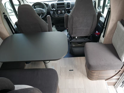 Caravan dealer - Thüringen Süd - Freizeitfahrzeuge-Teichmann LAIKA Ecovip L 2009 Automatik Neufahrzeug sofort verfügbar