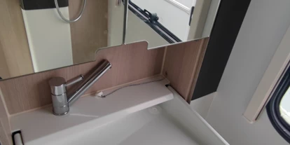 Caravan dealer - Hamburg - Knopf