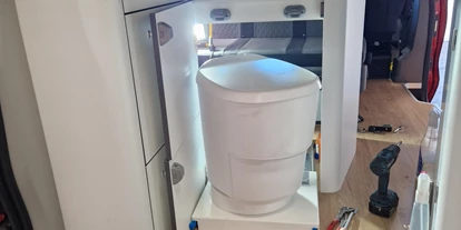 Concessionario di caravan - Reparatur Wohnwagen - Clesana Einbau in Ford Nugget - Wohnmobil-Klinik