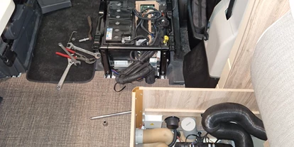 Concessionario di caravan - Reparatur Wohnwagen - Reparaturarbeiten an Heizung und ELektrik - Wohnmobil-Klinik