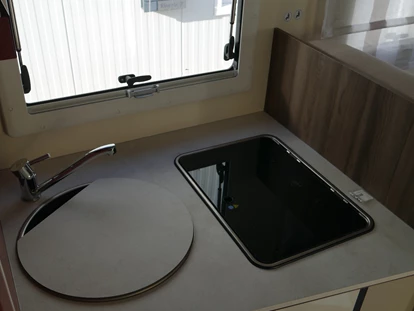 Caravan dealer - Thüringen Süd - Freizeitfahrzeuge-Teichmann Wohnmobil Roller Team Kronos 266 TL mit Hubbett Neufahrzeug Automatik sofort verfügbar