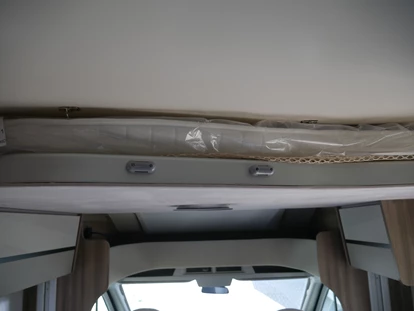 Caravan dealer - Thüringen Süd - Freizeitfahrzeuge-Teichmann Wohnmobil Roller Team Kronos 266 TL mit Hubbett Neufahrzeug Automatik sofort verfügbar