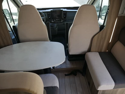 Caravan dealer - Thüringen Süd - Freizeitfahrzeuge-Teichmann Wohnmobil Roller Team Kronos 266 TL mit Hubbett Neufahrzeug Automatik sofort verfügbar