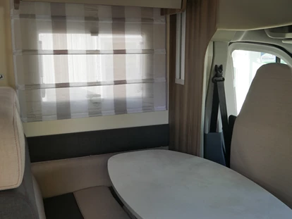 Caravan dealer - Thüringen Süd - Freizeitfahrzeuge-Teichmann Wohnmobil Roller Team Kronos 266 TL mit Hubbett Neufahrzeug Automatik sofort verfügbar