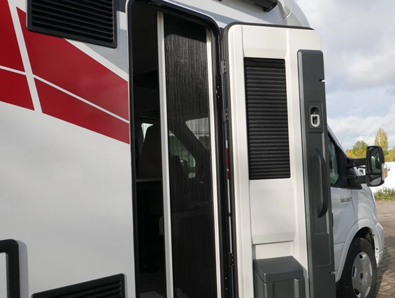 Wohnmobil-Verkauf: Wohnmobil Roller Team Kronos 284 TL mit Hubbett Neufahrzeug Automatik sofort verfügbar