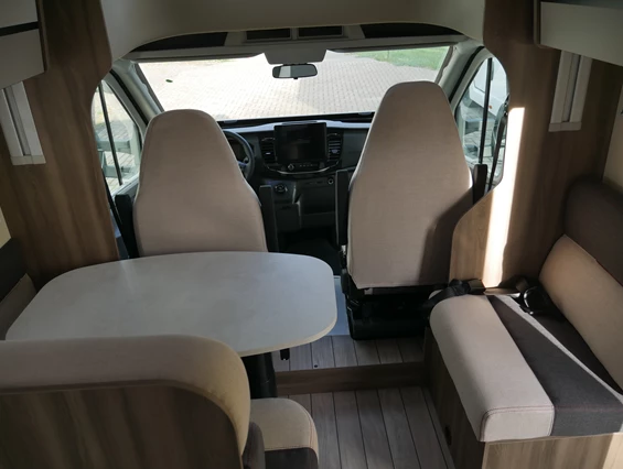 Wohnmobil-Verkauf: Wohnmobil Roller Team Kronos 284 TL mit Hubbett Neufahrzeug Automatik sofort verfügbar